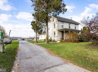 132 Eastbrook Rd, Smoketown, PA 17576