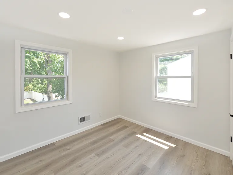 19-21 11th St #2 — Photo 12