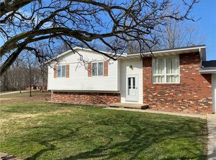 16965 N 1200th St, Effingham, IL 62401