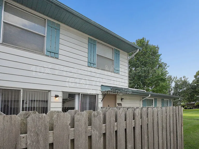 2523 Burgandy Ln — Photo 19