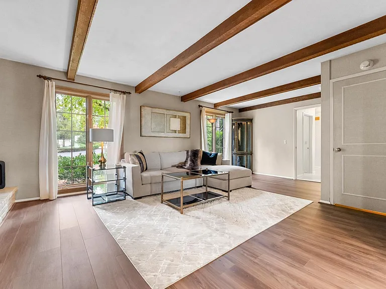 990 W Parkhill Dr — Photo 39