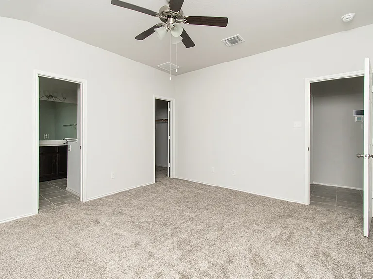 9019 Stonehollow Dr — Photo 7