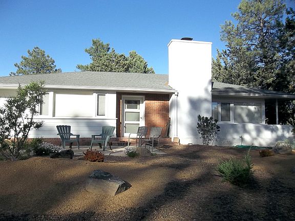 Front flagstone patio