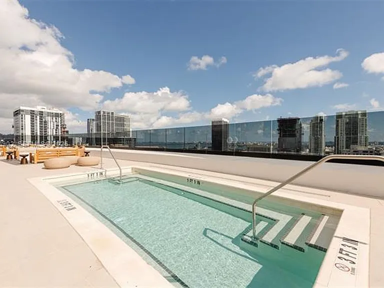 225 N Miami Ave #CU-2904 — Photo 10