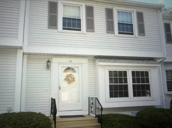 202 Heritage Ln, Auburn, MA 01501