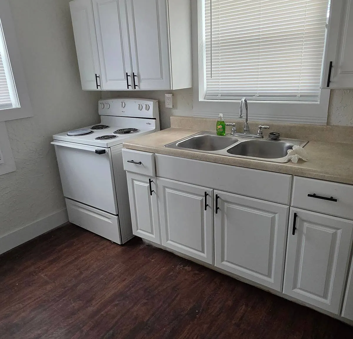 2 bed, 1.0 bath, $1,600 — Photo 3
