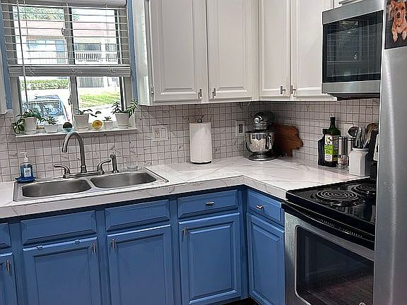 4th image of 12100 Melville Dr APT 303C