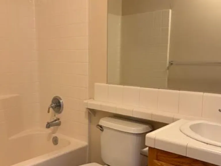 8807 Rollingbay Dr — Photo 12