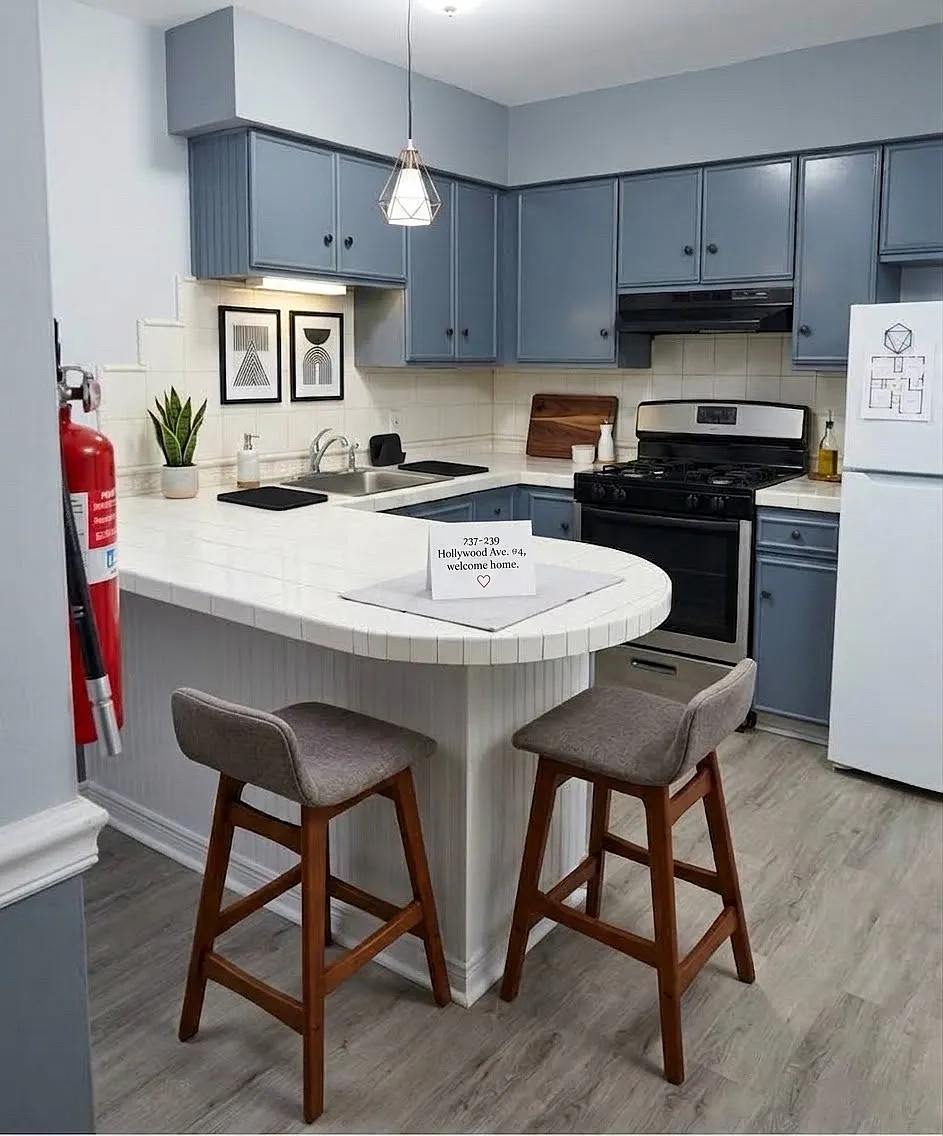 237 Hollywood Ave — Photo 3