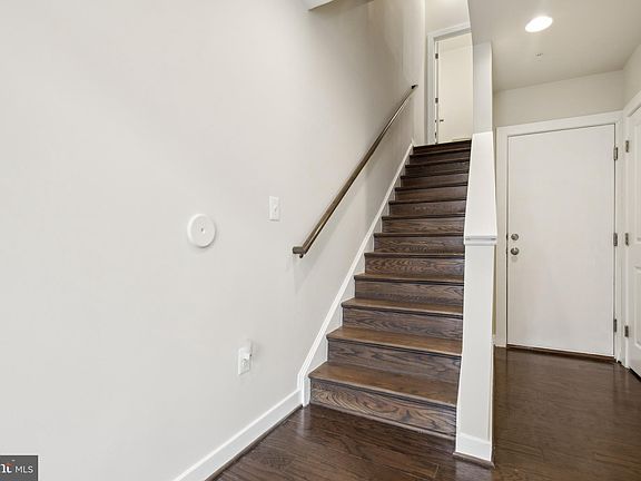 3rd image of 16206 Decker Pl