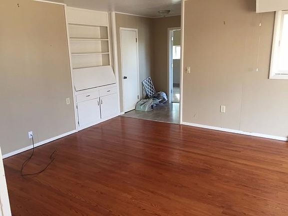 4th image of 1533 N Roosevelt Ave