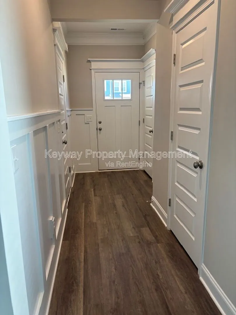 3 bed, 2.5 bath, 1708 sqft, $1,745 — Photo 4