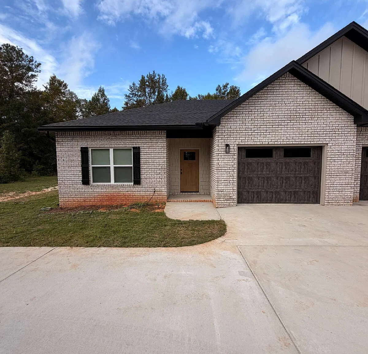 2260 W Cook Rd — Photo 1