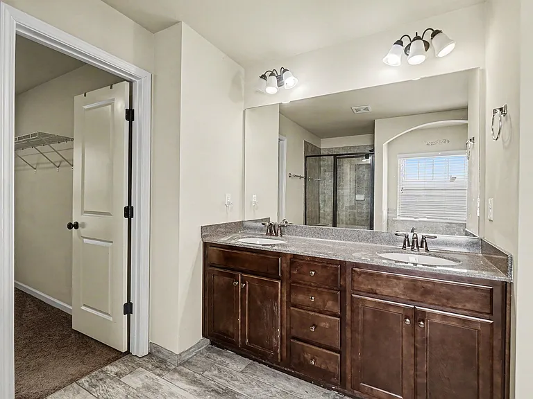 333 Summit Village Dr — Photo 7
