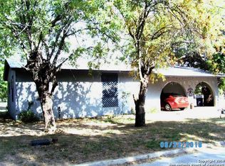 206 Hollingsworth St, Pleasanton, TX 78064