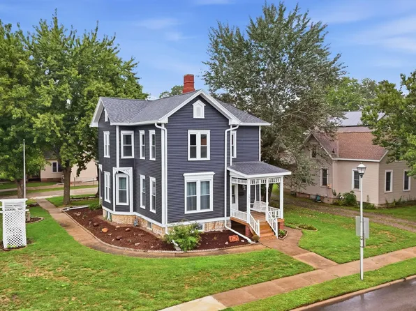 121 Peoria St, Washington, IL 61571