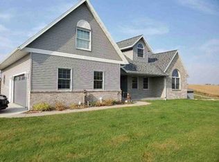 S1773 Green Rd, La Valle, WI 53941