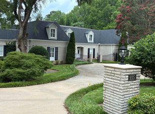 935 19th Ave NW, Hickory, NC 28601