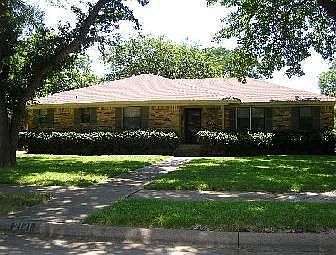 1st image of 2121 Castleford Ln