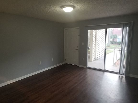 4th image of 202 Lake Parsons Grn Unit 101