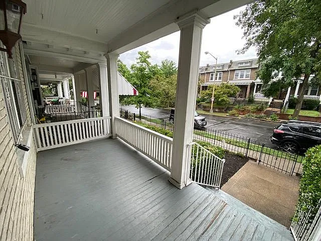 1524 D St NE — Photo 2