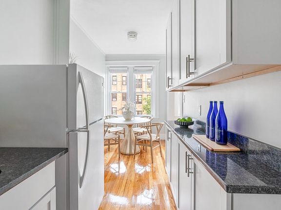 5th image of 4 Crawford St APT 6