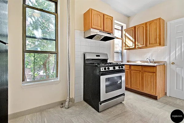 Rented by Triplemint | media 9