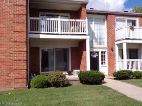 2440 Parmenter Blvd