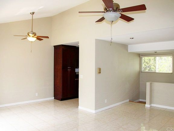 4th image of 22137 Burbank Blvd Unit 5