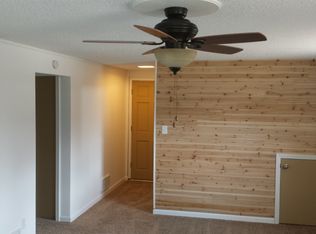 630 Franklin Dr, Martensdale, IA 50160