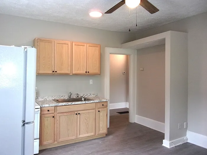 411 N Confederate Ave #1 — Photo 6