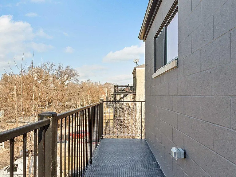 4224 S Langley Ave #2 — Photo 19