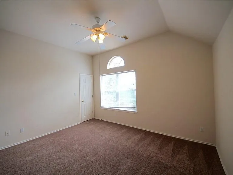 15843 Garrison Cir — Photo 14