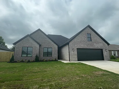 5823 Lavender Ave Photo 1