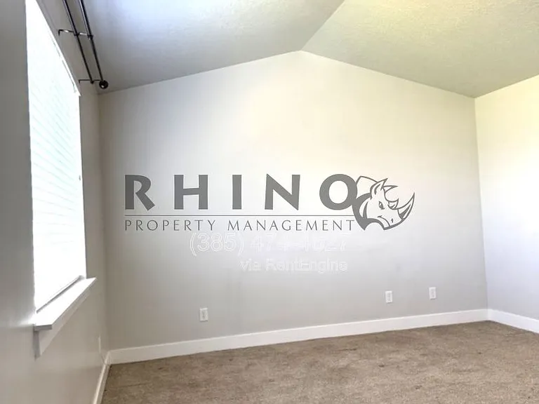 213 W Whitewater Dr — Photo 8