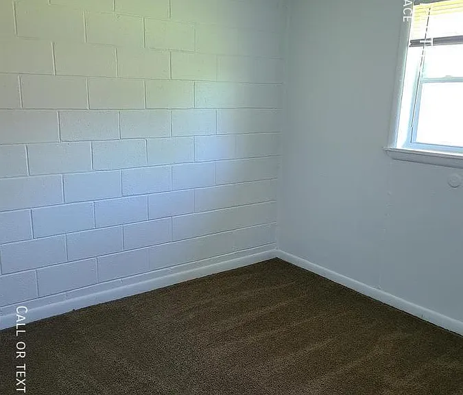 82 Harvey Pl — Photo 9