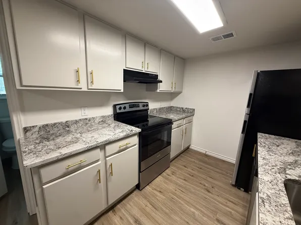 1505 W Pearl St, Granbury, TX