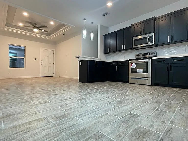 6807 N 59th St #1 — Photo 46