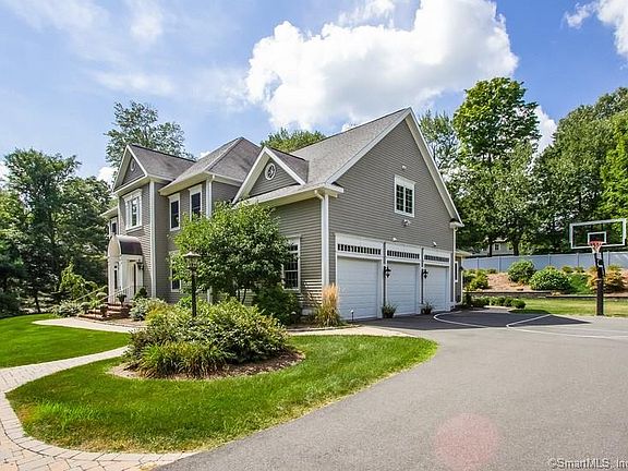 3rd image of 31 Mockingbird Ln
