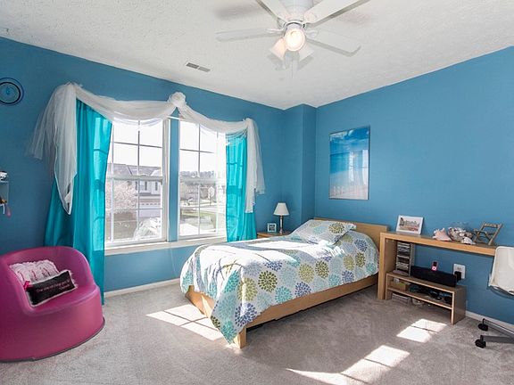 3rd image of 1802 Earl Dr