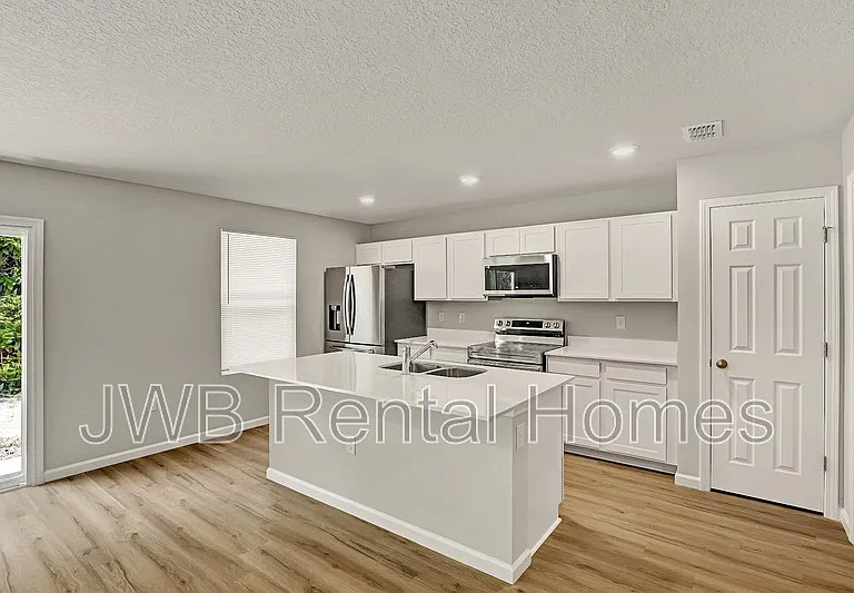 3205 Echo St — Photo 3