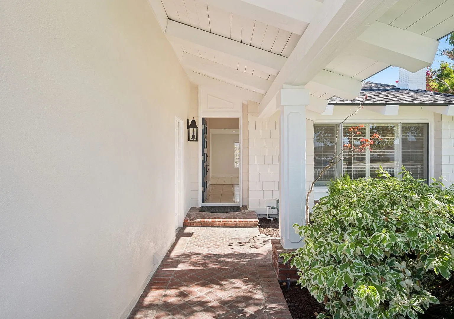 3 Bedroom Home with Spacious Backyard in Huntington Beach — Photo 2