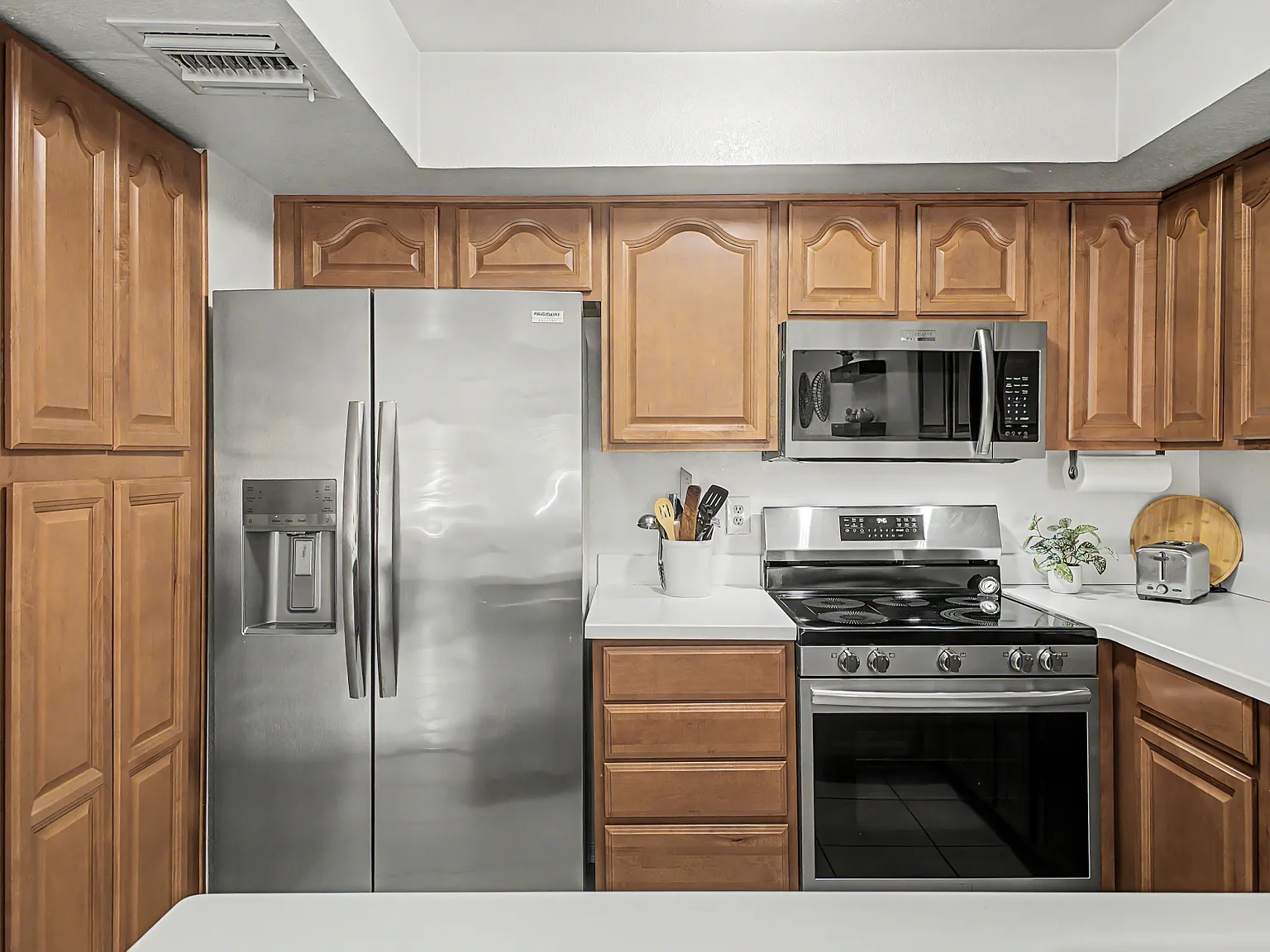 3 bed, 1269 sqft, $2,399 — Photo 3