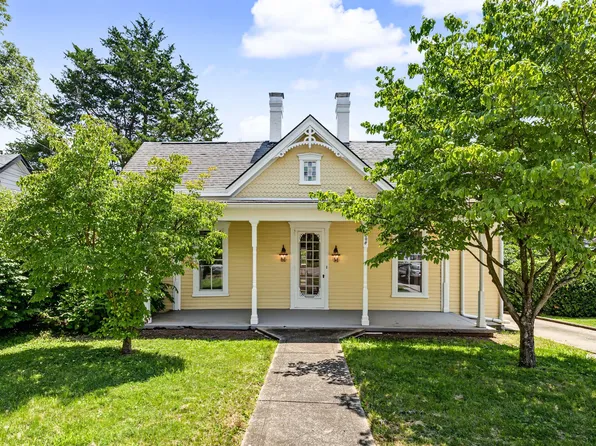 208 S Winter St, Midway, KY 40347