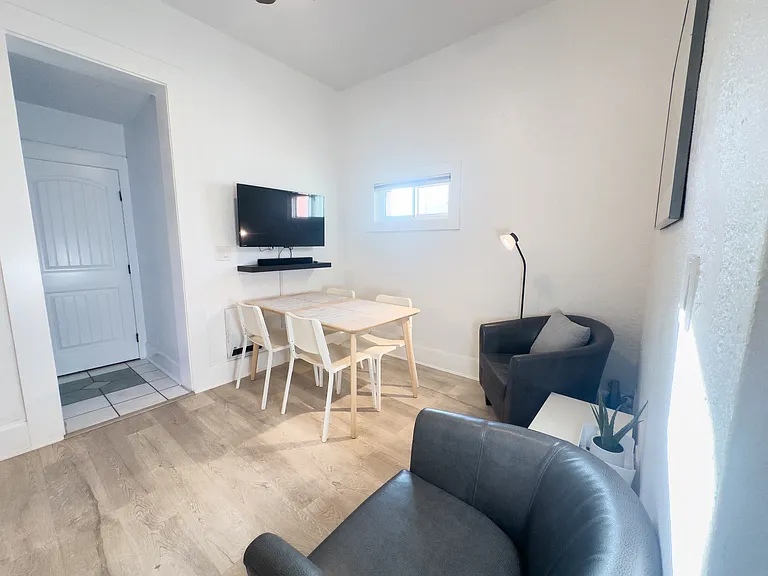 1343 C St #9D — Photo 15