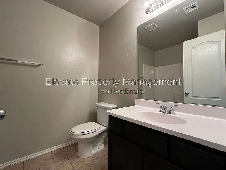 5020 Caleb St — Photo 15