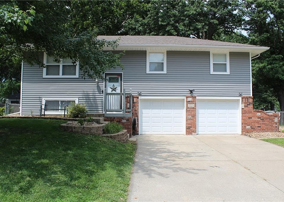 1st image of 909 SW Speas Dr