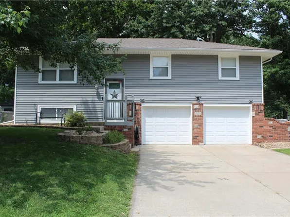 909 SW Speas Dr, Blue Springs, MO 64014