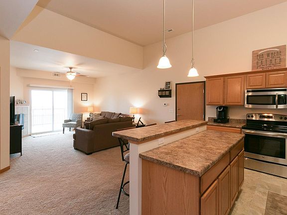 4th image of 1620 Lincoln Dr Unit 207