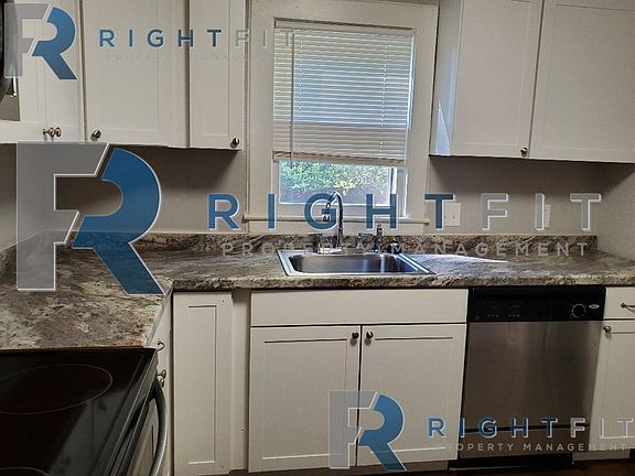4th image of 5753 Bishop Dr